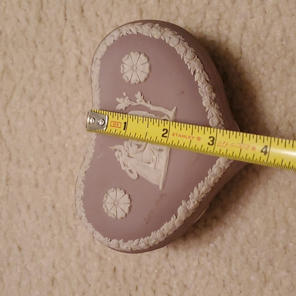 Classic Wedgewood Rare Lilac Color Jasperware Heart Shaped Trinket Box/Lid - Picture 10 of 15